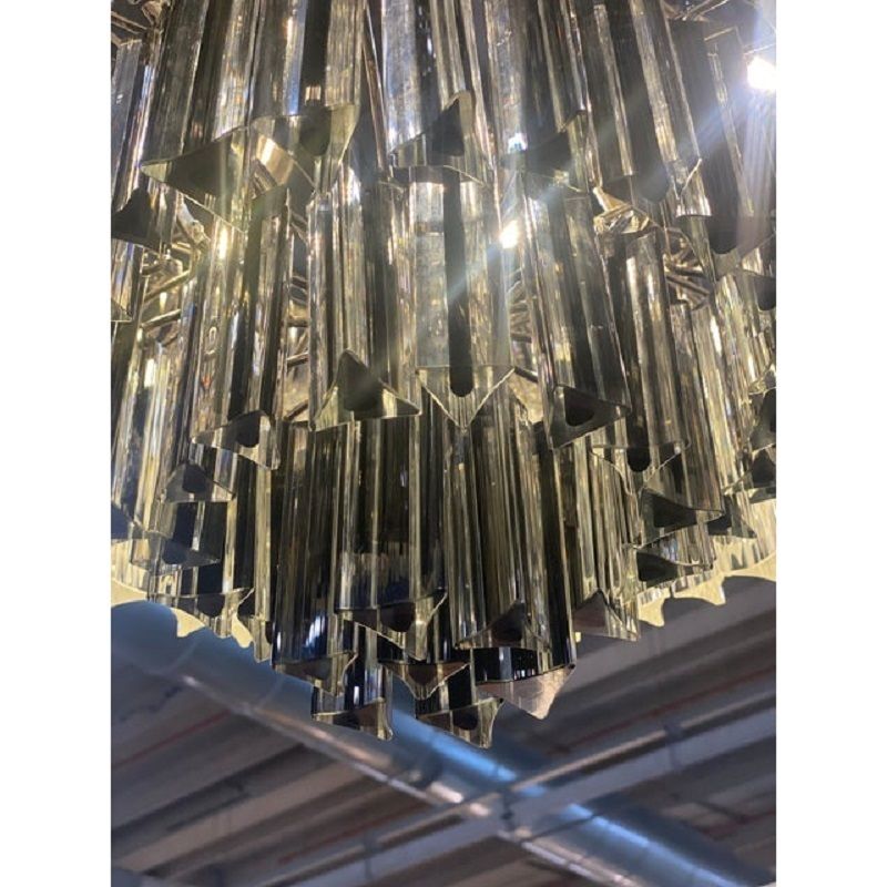 photo furniture Contemporary Transparent And Black "Triedro" Murano Glass Chandelier