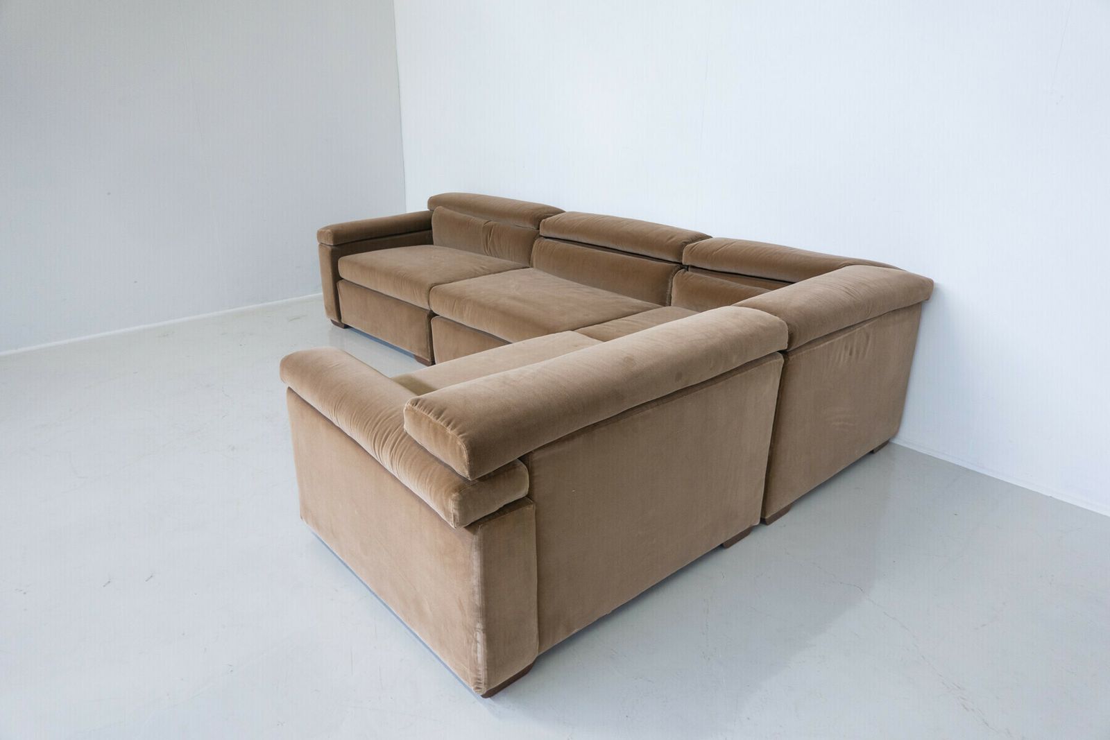 photo for sale Erasmo Sofa By Afra And Tobia Scarpa, B&B Italia, 1973 – New Upholstery