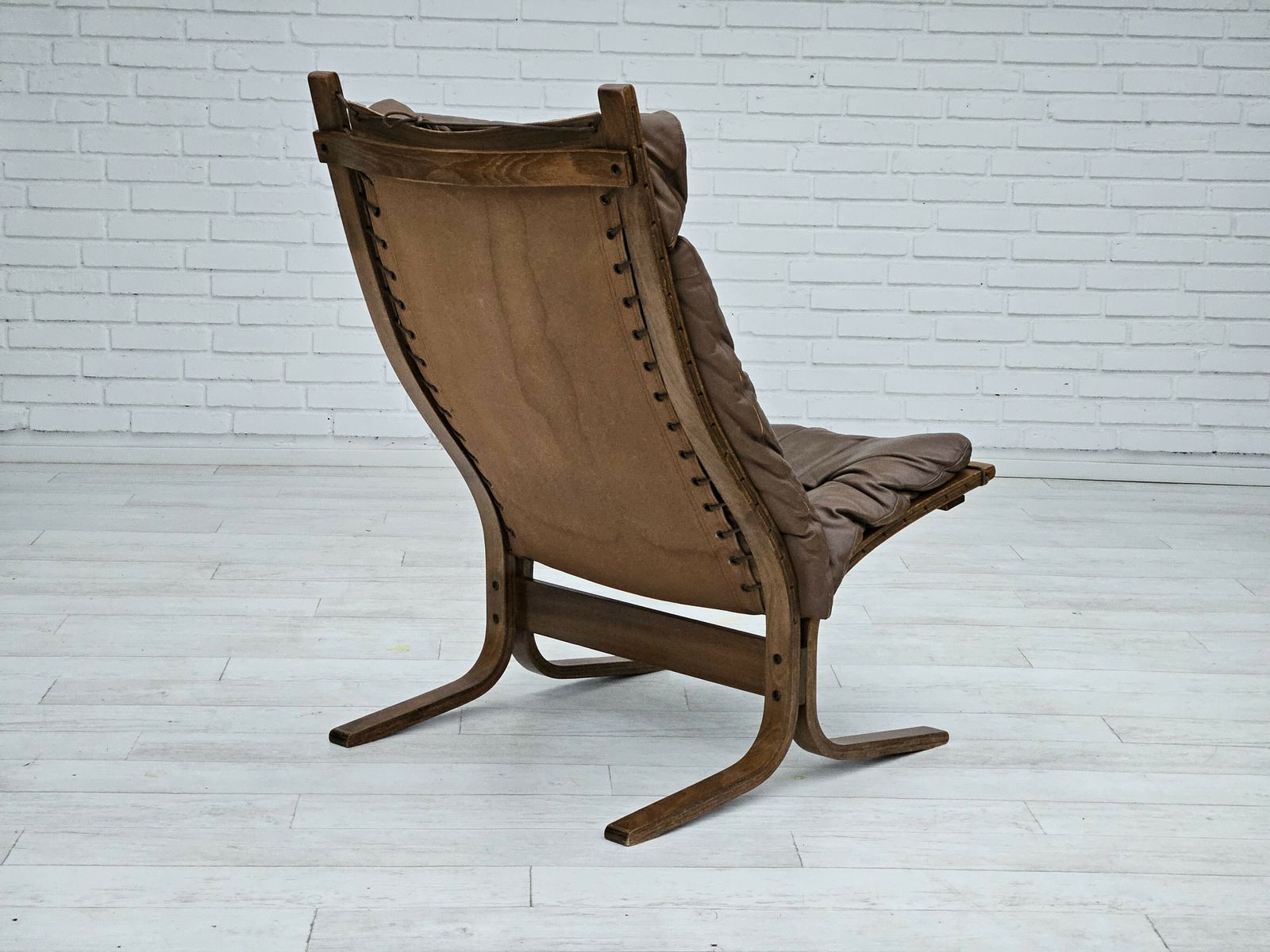 Jaren 1970, Noors Design, "Siesta" Loungestoel Van Ingmar Relling, Leer, Gebogen Hout. photo furniture