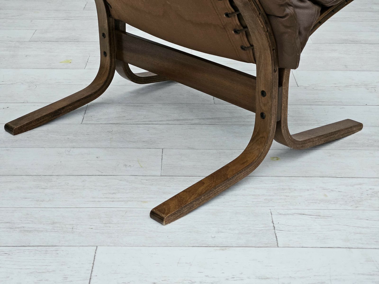 photo furniture 1970’s, Norwegian Design, "Siesta" Lounge Chair By Ingmar Relling, Leather, Bentwood.