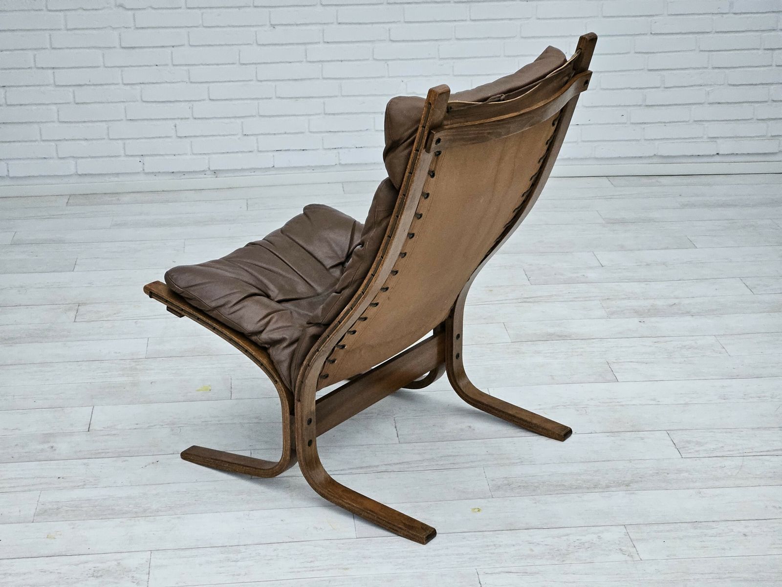 Meubels Jaren 1970, Noors Design, "Siesta" Loungestoel Van Ingmar Relling, Leer, Gebogen Hout. photo