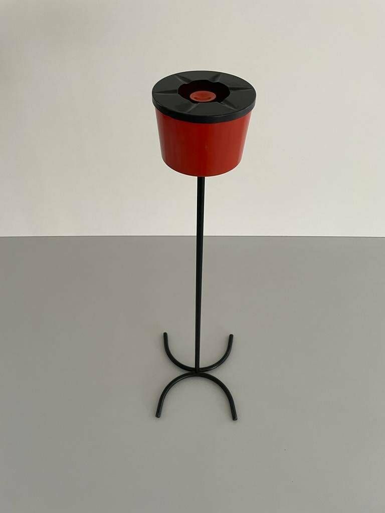 Red And Black Metal Italian Design Unusual Floor Ashtray With Arc Foots, 1970s photo Home Decor