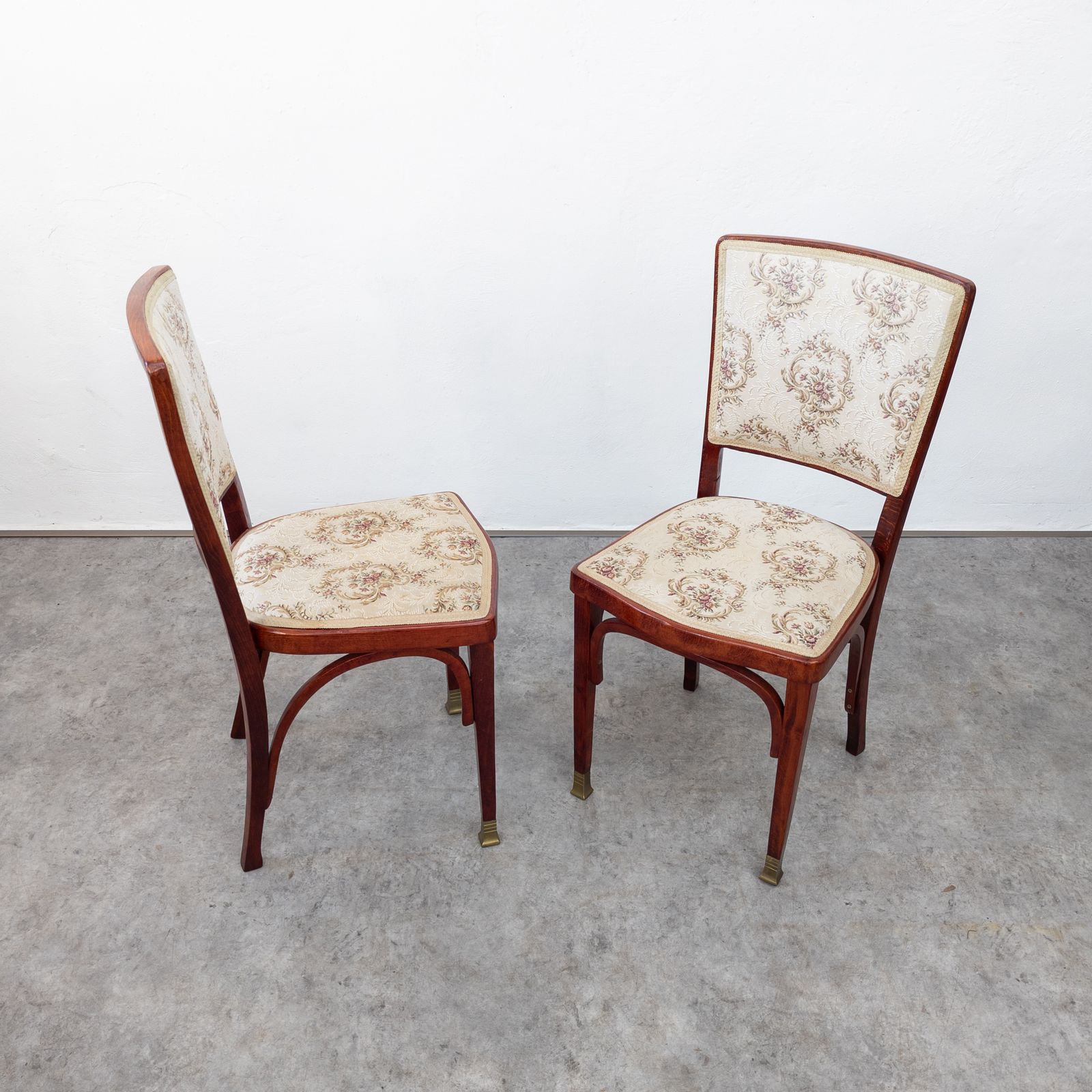 Pair Of No. 719 Bentwood Chairs By Gustav Siegel For J&J Kohn photo 1490.0