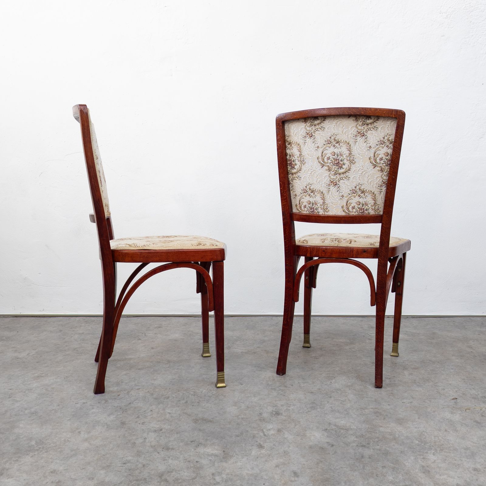 photo furniture Pair Of No. 719 Bentwood Chairs By Gustav Siegel For J&J Kohn