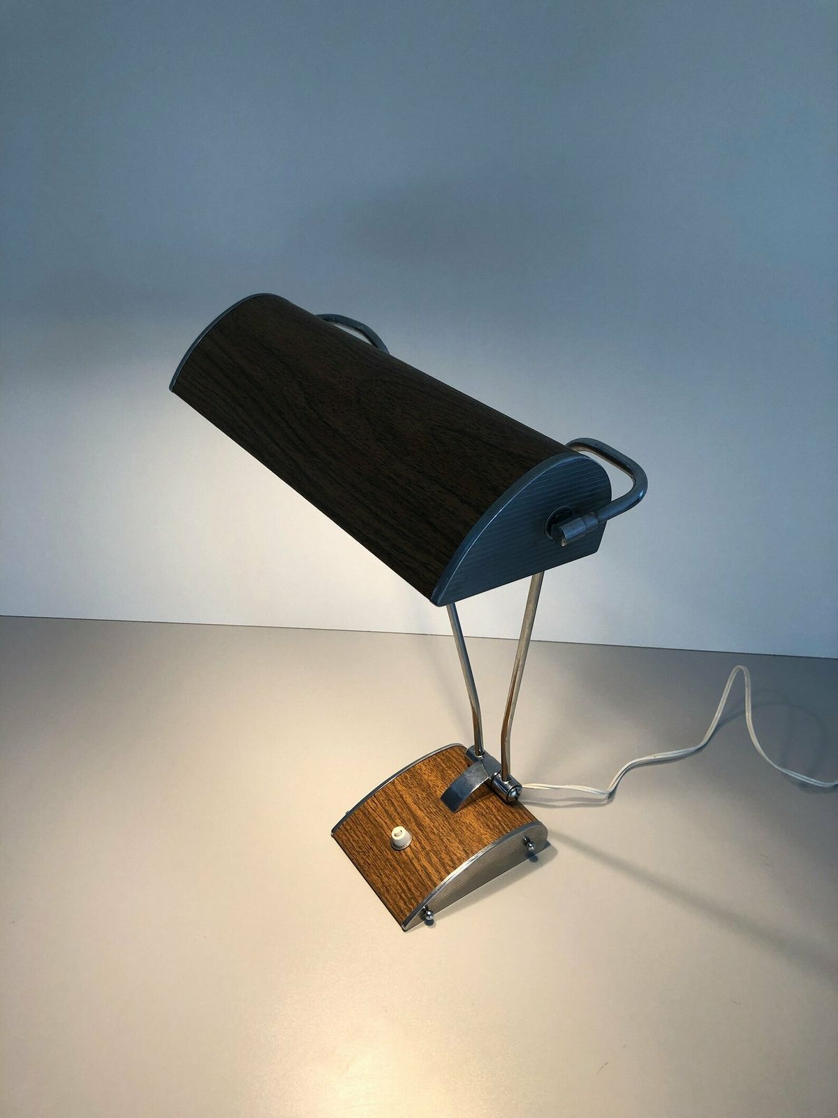 French Design Wood Texture Metal Large Desk Lamp By Eileen Gray, 1950s, France photo for sale