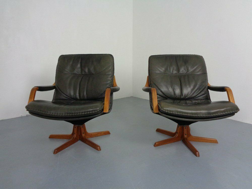 Danish Teak & Leather Swivel Lounge Chairs From Berg Furniture, 1970s, Set Of 2 photo for sale