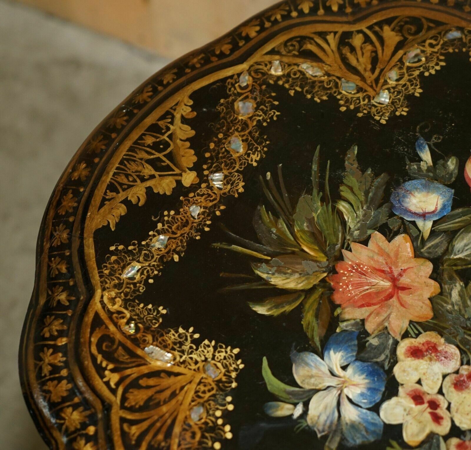 Exquisite Antique Regency 1810 Lacquered Mother Of Pearl Inlaid Tilt Op Table photo vinterior