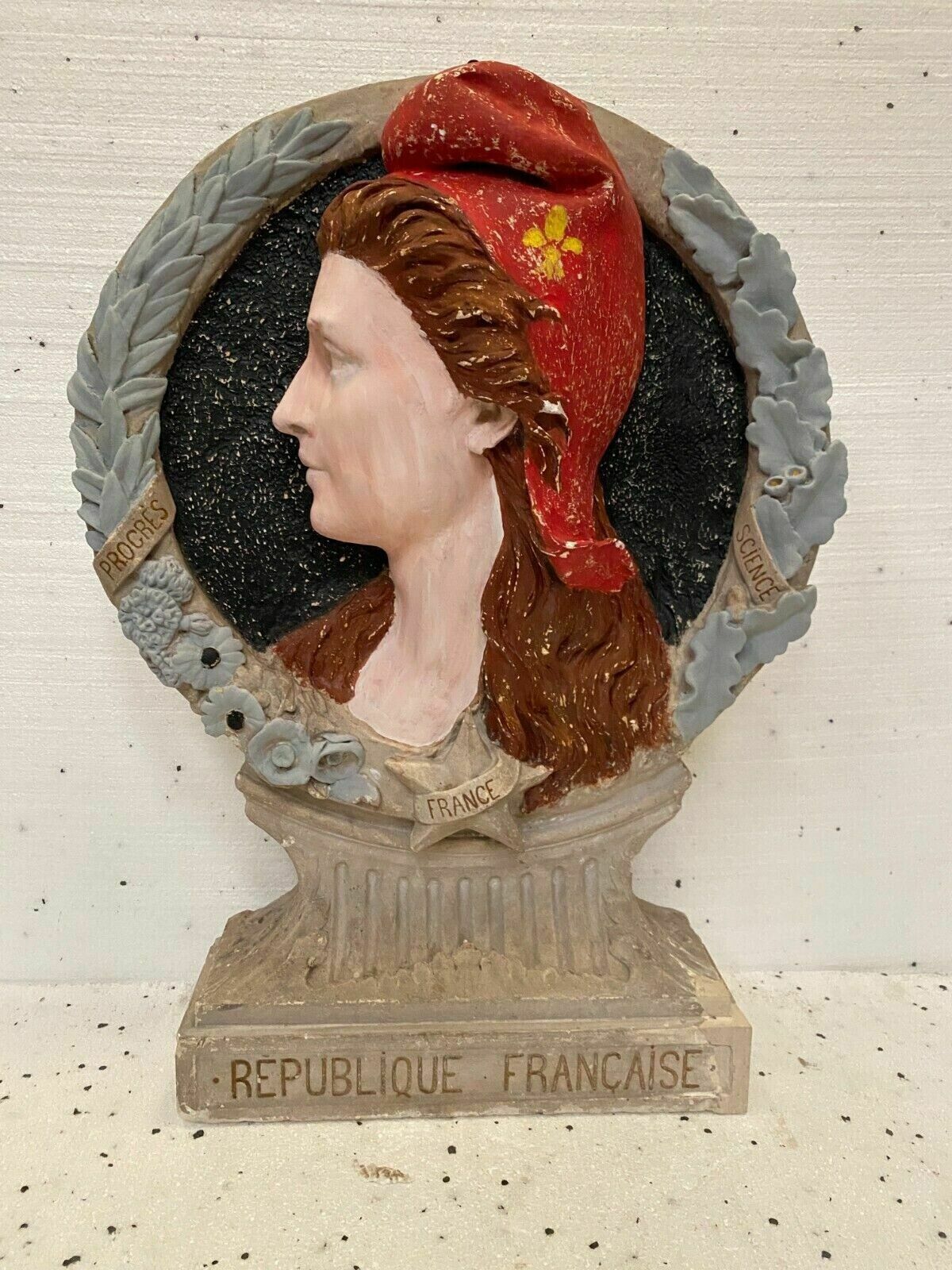 Medallion Portrait Of Marianne In Patinated Stucco 20th Century photo vintage