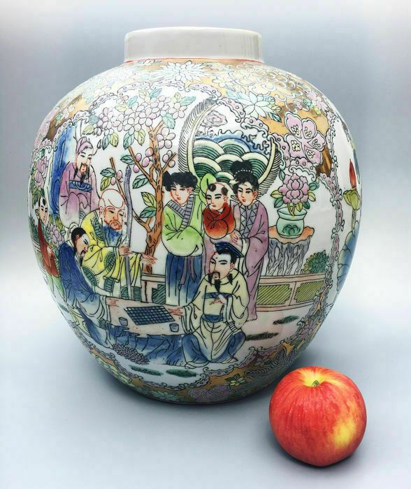 Chinese 'Mille Fleur' Large Vase/Jar With People And Lotus Four Panels Pattern