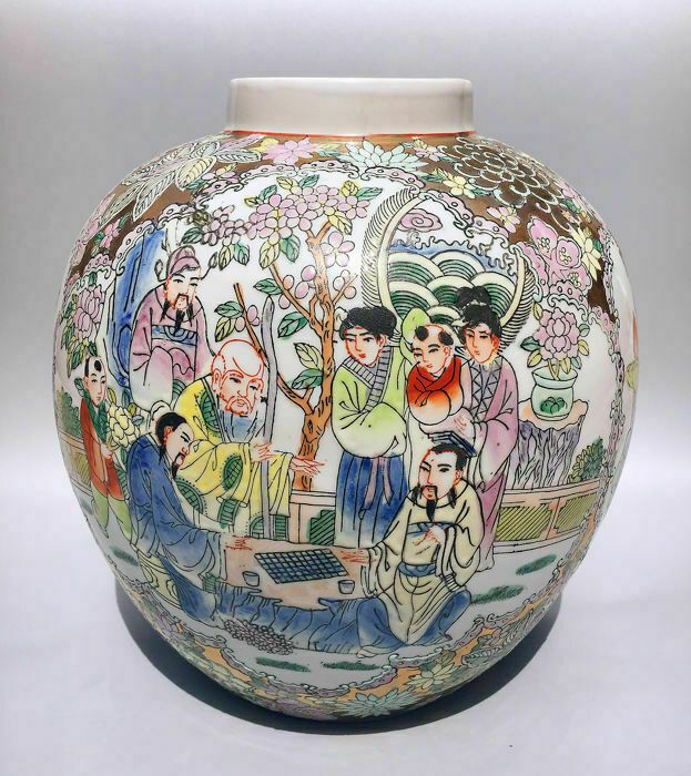 Chinese 'Mille Fleur' Large Vase/Jar With People And Lotus Four Panels Pattern photo furniture