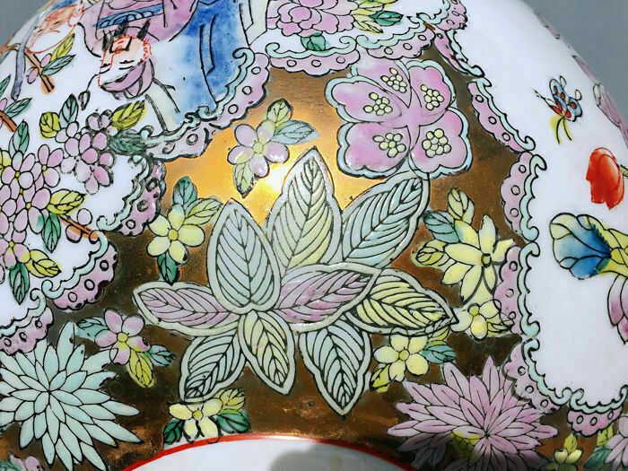 Chinese 'Mille Fleur' Large Vase/Jar With People And Lotus Four Panels Pattern photo buy