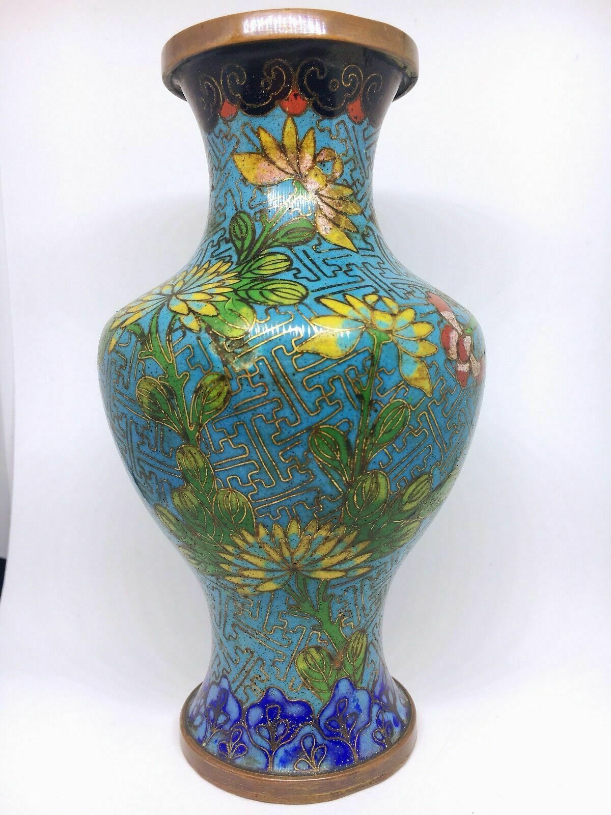 Antique Chinese Copper/Bronze Cloisonne Vase    Circa 1900, Late Qing Dynasty Or photo 500.0
