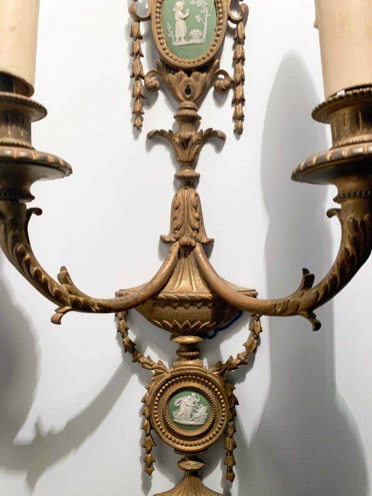 Pair Of Bronze And Cameo Appliques From The 19th Century photo vinterior
