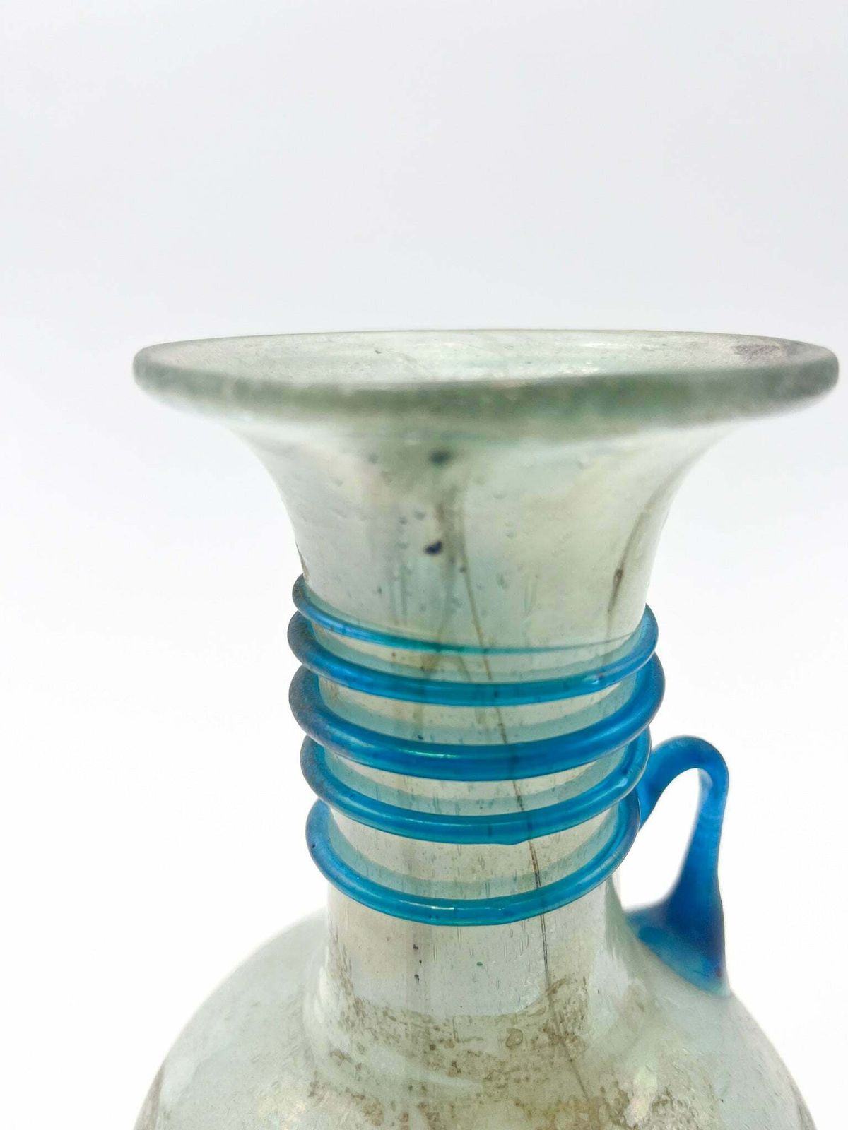 photo furniture Light Blue Vase In Scavo Cenedese Glass From The Early Twentieth Century