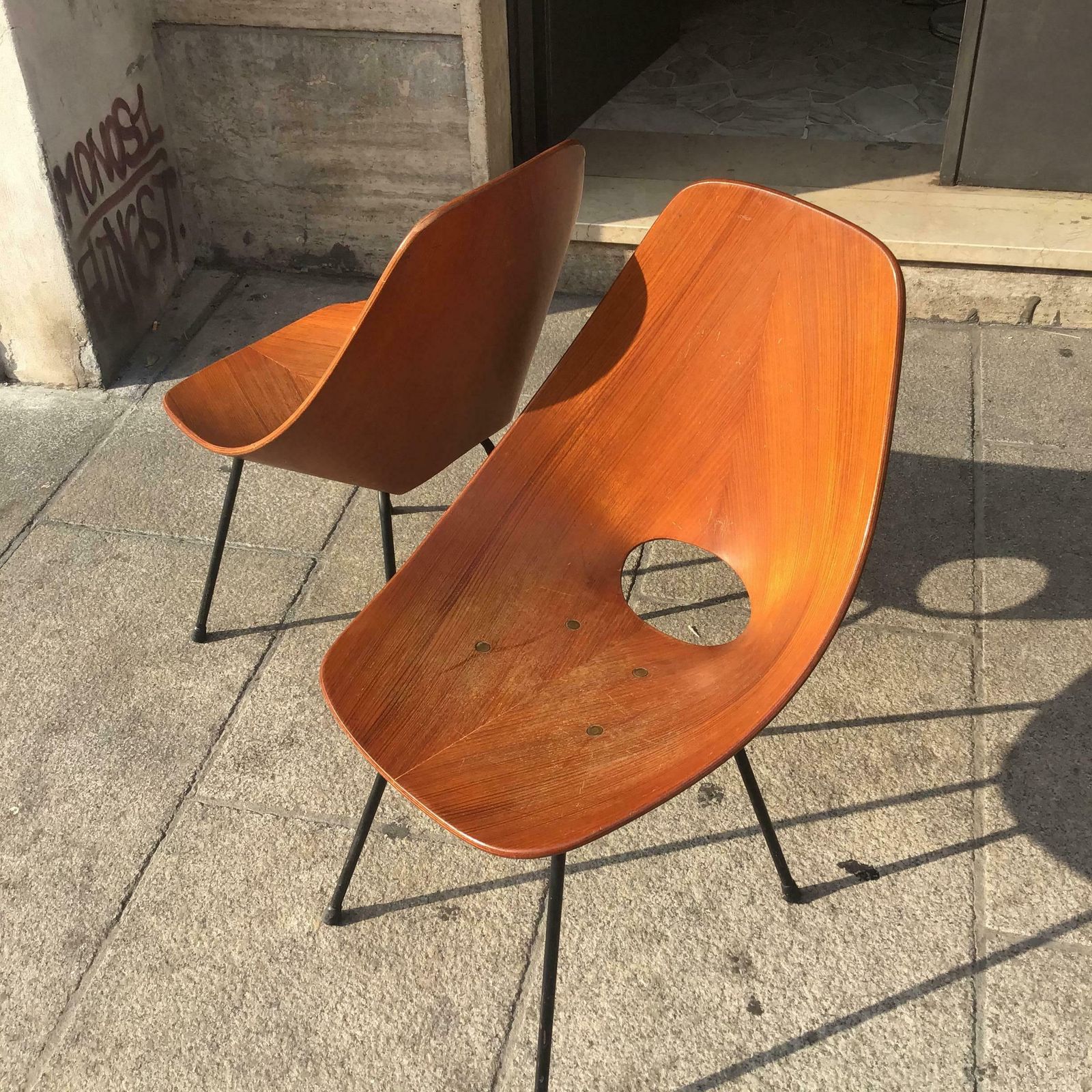 Medea "Fratelli Tagliabue " N. 2 Chair Brass Iron Curved Wood 1950 Italy photo furniture