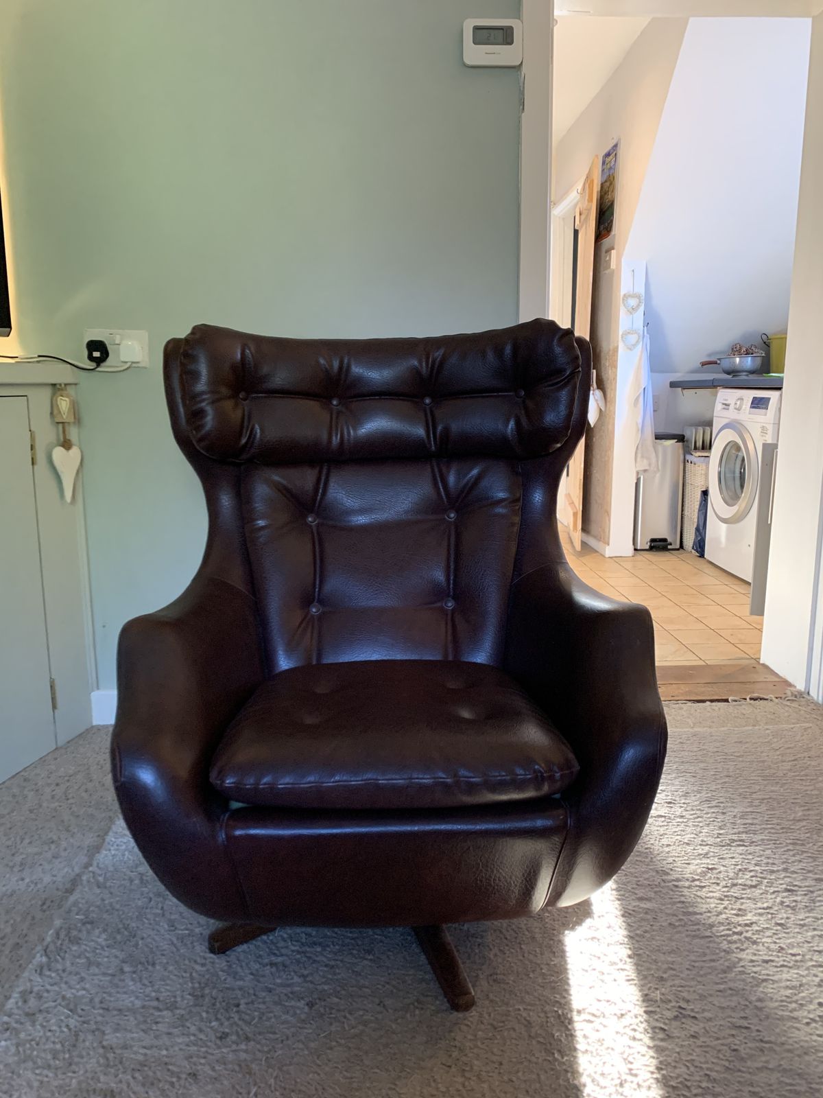 Mid Century Vintage Parker Knoll "Statesman" Swivel Chair 1960's photo for sale