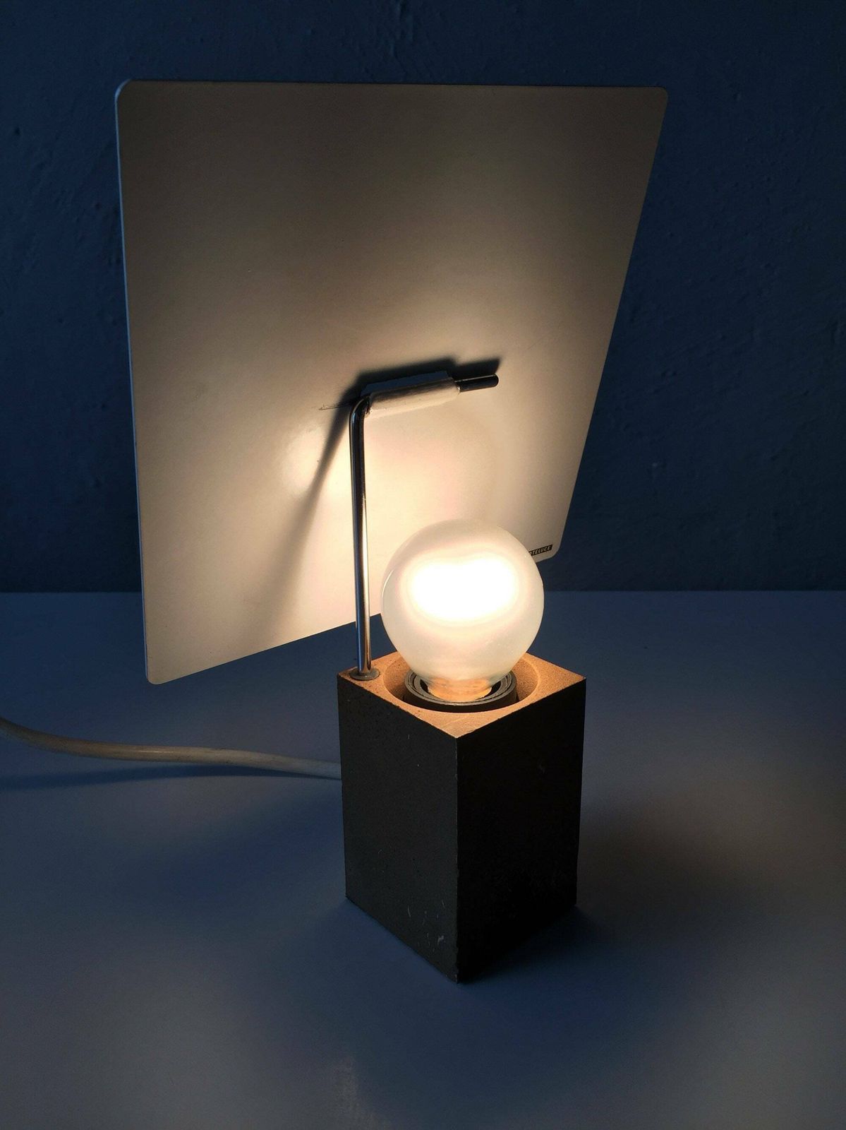 Arteluce Italy Model 610 Table Lamp   Stone Base   Metal Square Lampshade   70s Italian Design By Antonio Macchi Cassia photo vinterior