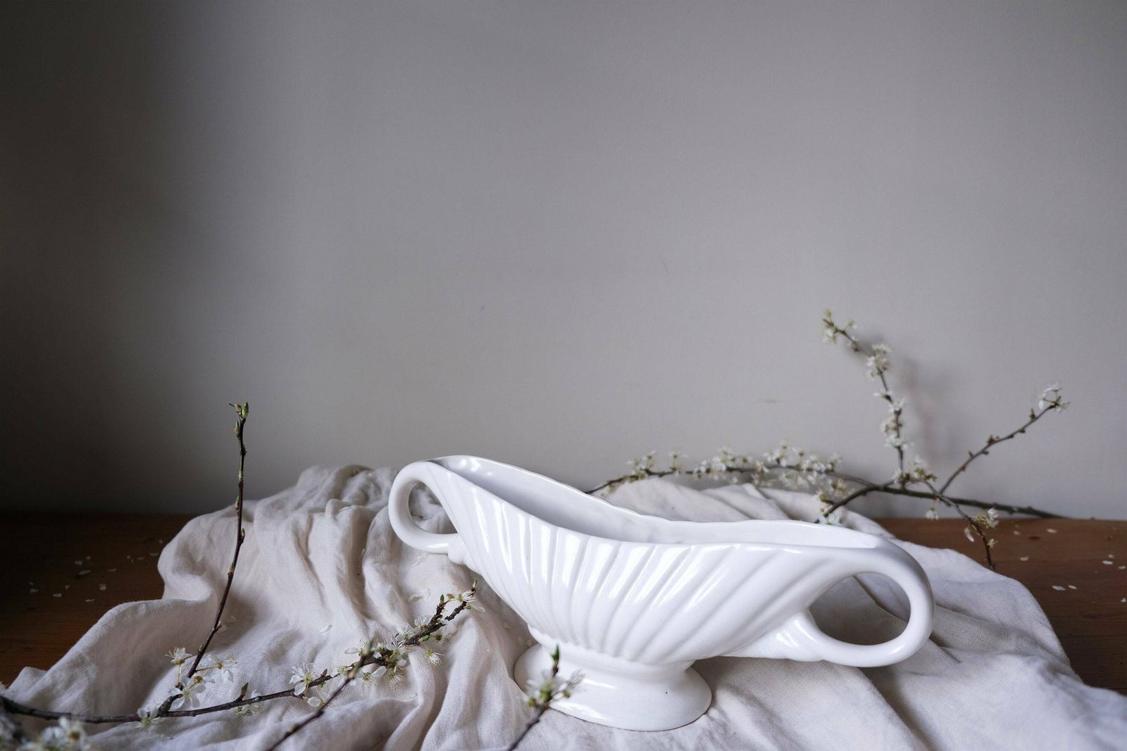Vintage Mantle Vase With Twin Handle, Art Nouveau Vase, Vintage White Posy Vase photo vinterior