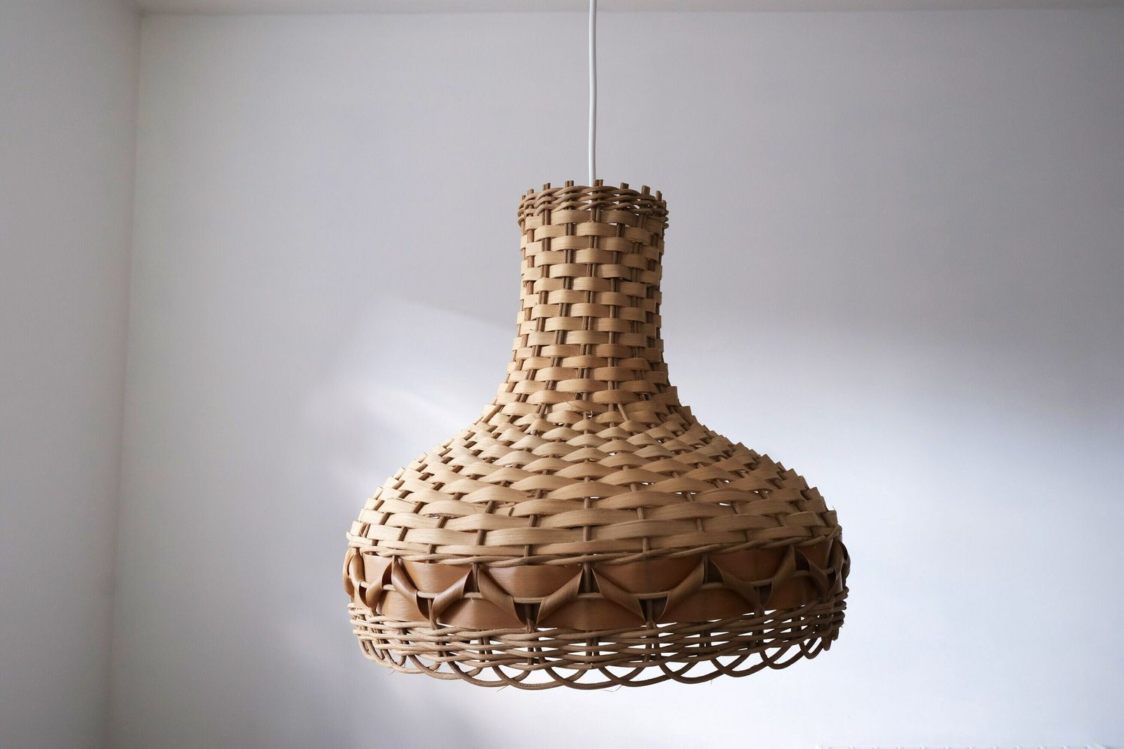 Vintage Rattan Light Shade Scallop, Vintage Wicker Shade, French Rattan Shade, Midcentury Shade, Petal Light Shade