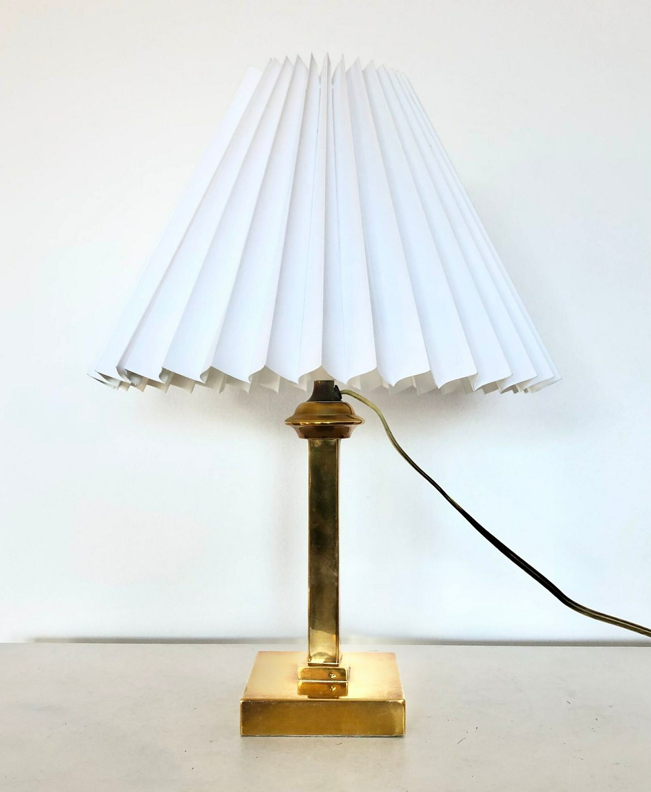 Danish Elegant Vintage Art Deco Table Lamp With Brass Base And White Pleated Shade photo 233.0