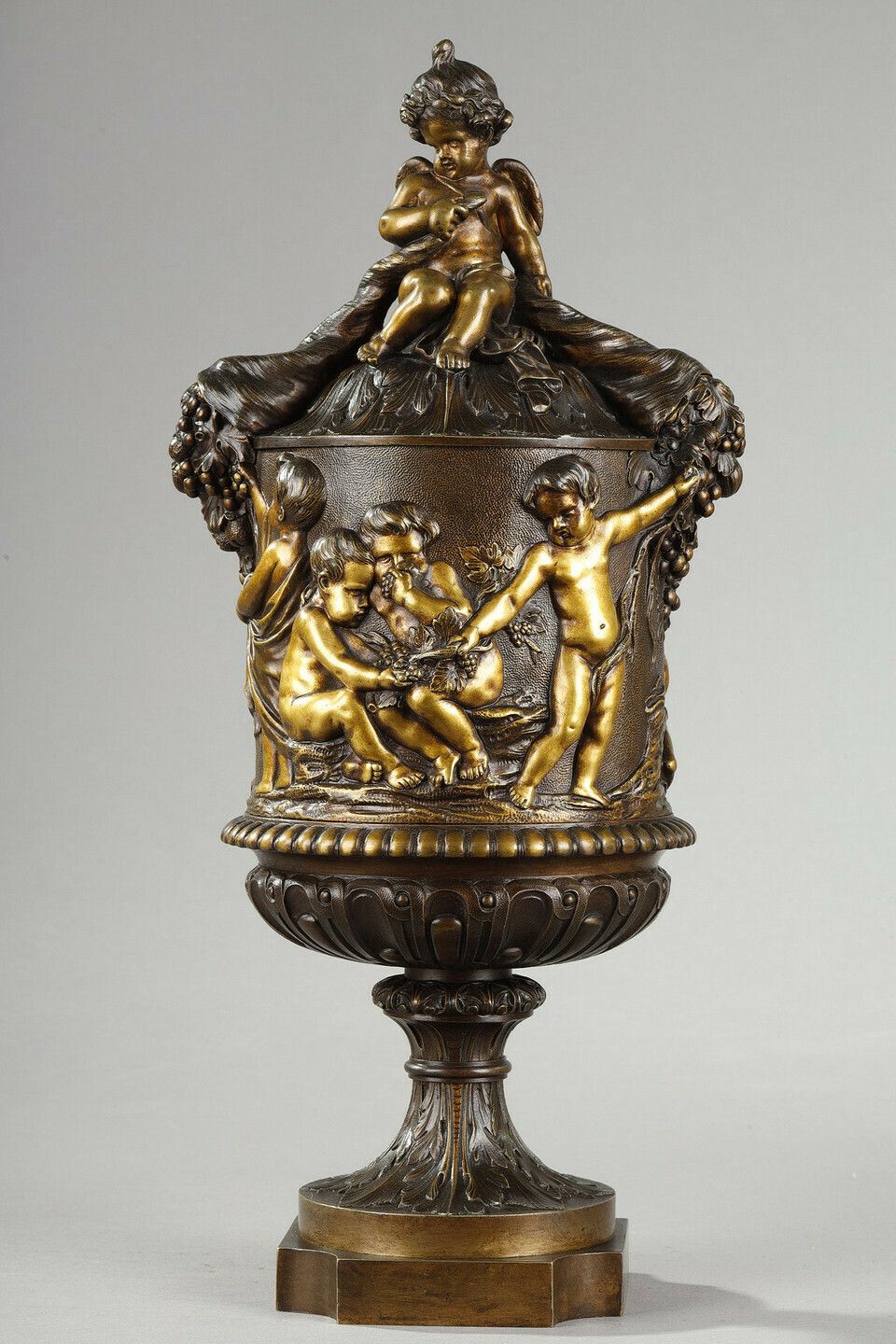 Home Decor Pair Of Covered Vases, In Finely Chased Bronze With A Rich Rotating Decoration photo