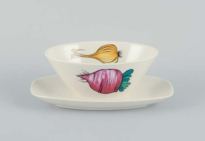 Villeroy & Boch, Luxembourg. "Primabella" Large Bowl, Sauce Boat, And Platter photo vinterior