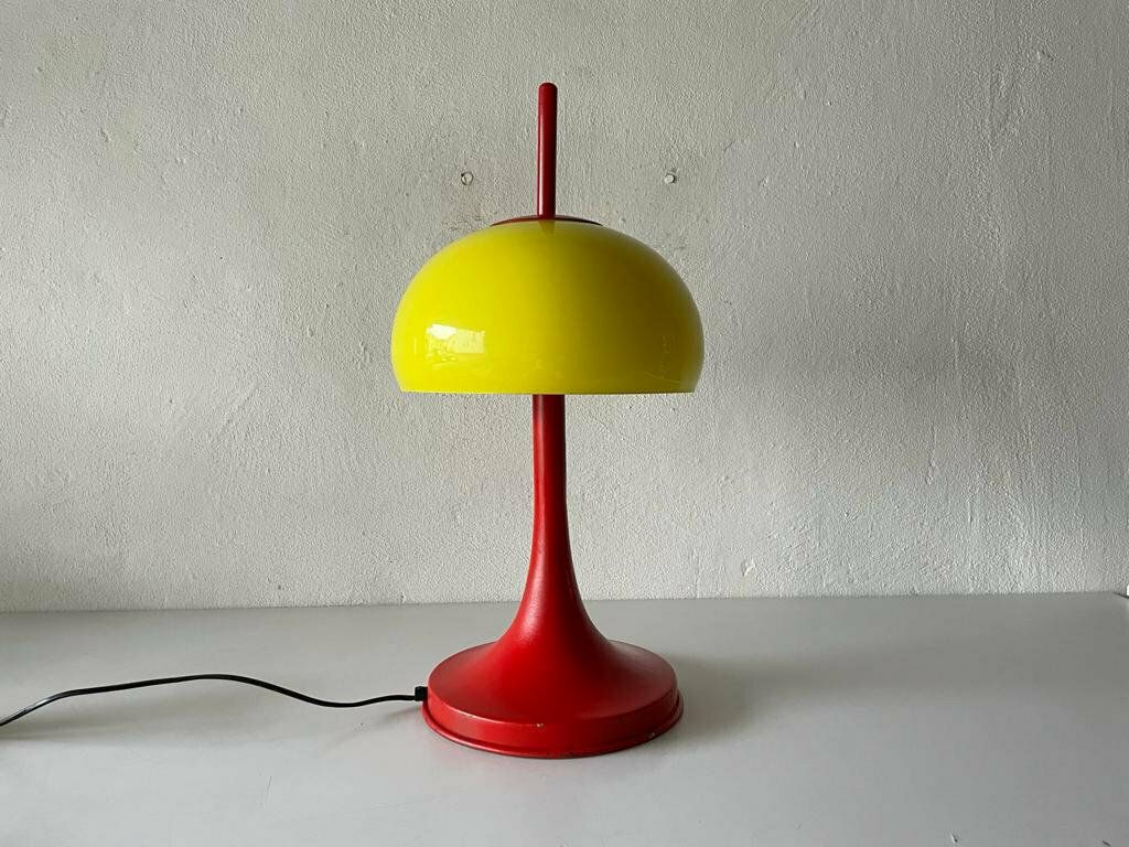 Italian Yellow Glass & Red Metal Iconic Model Pop Art Table Lamp, 1970s, Italy