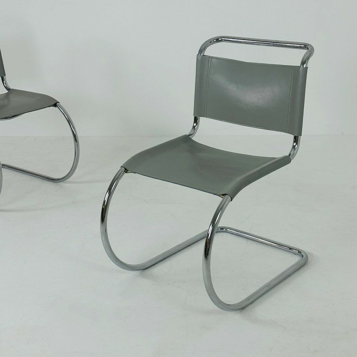 1 Of 2 Mr10 Lounge Grey Leather Chair Design By Ludwig Mies Van Der Rohe  1980s photo 790.0