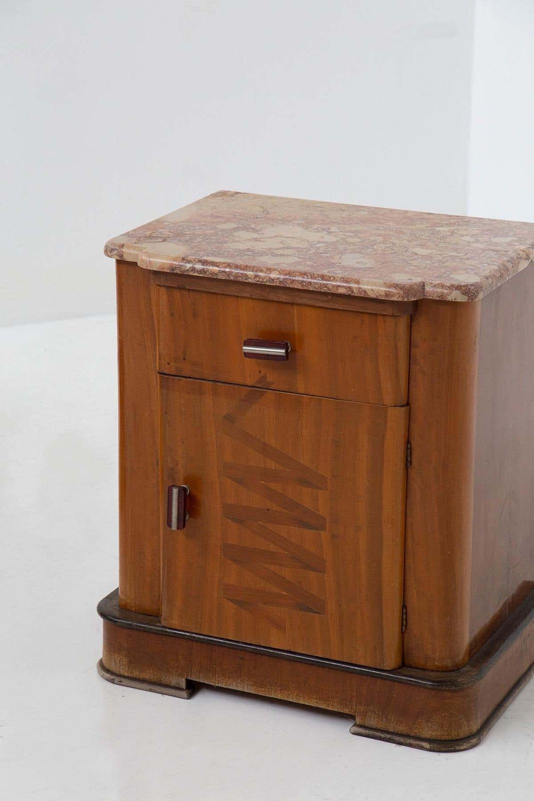 Pair Of Italian Futurist Bedside Tables In Marble And Wood, With Iconographic In photo vinterior