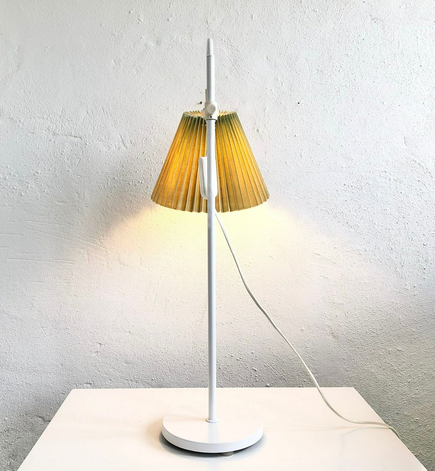 Danish Vintage Minimalist Mid Century Table Lamp In White Painted Metal With Pastel Green Pleated Shade photo vinterior
