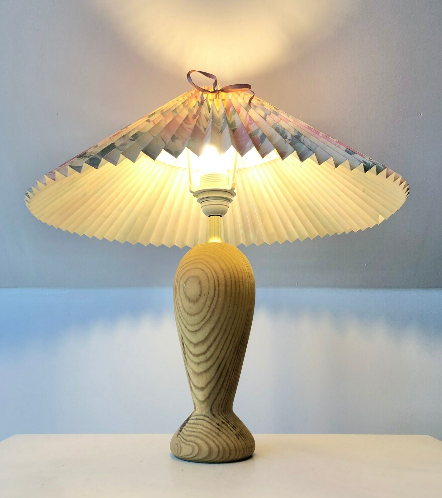 Vintage Danish Mid Century “Scanlamps” Table Lamp In Solid Wood With Organic Shape And Pink Flower Pattern Pleated Shade photo Lighting
