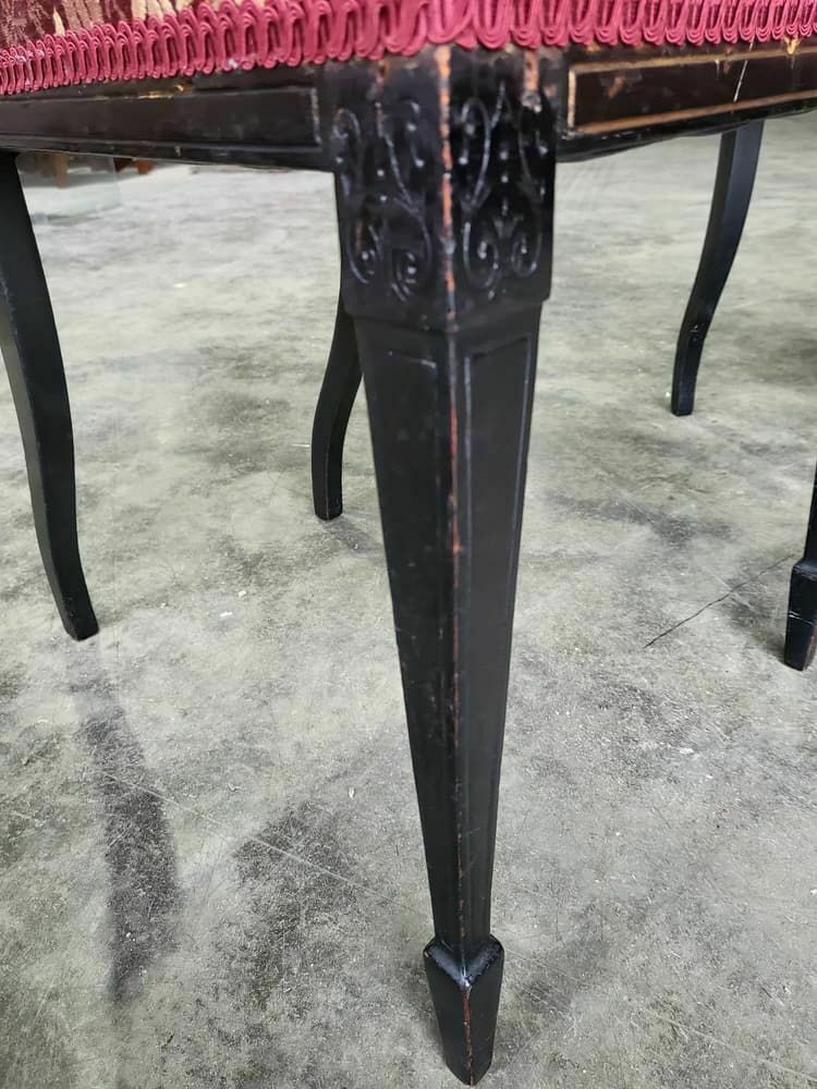 photo furniture Antique Edwardian 3 Black Gold Carved Open Chairs Red Silk Fabric Tapered Legs