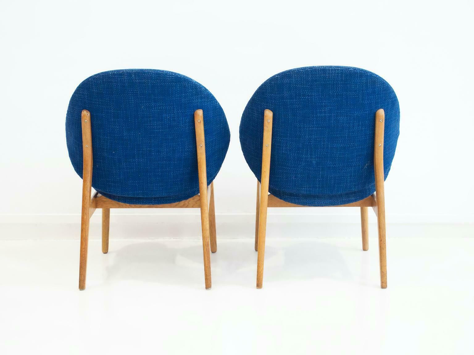 Furniture Pair Of Blue Hans Olsen Model 134 Oak Chairs photo