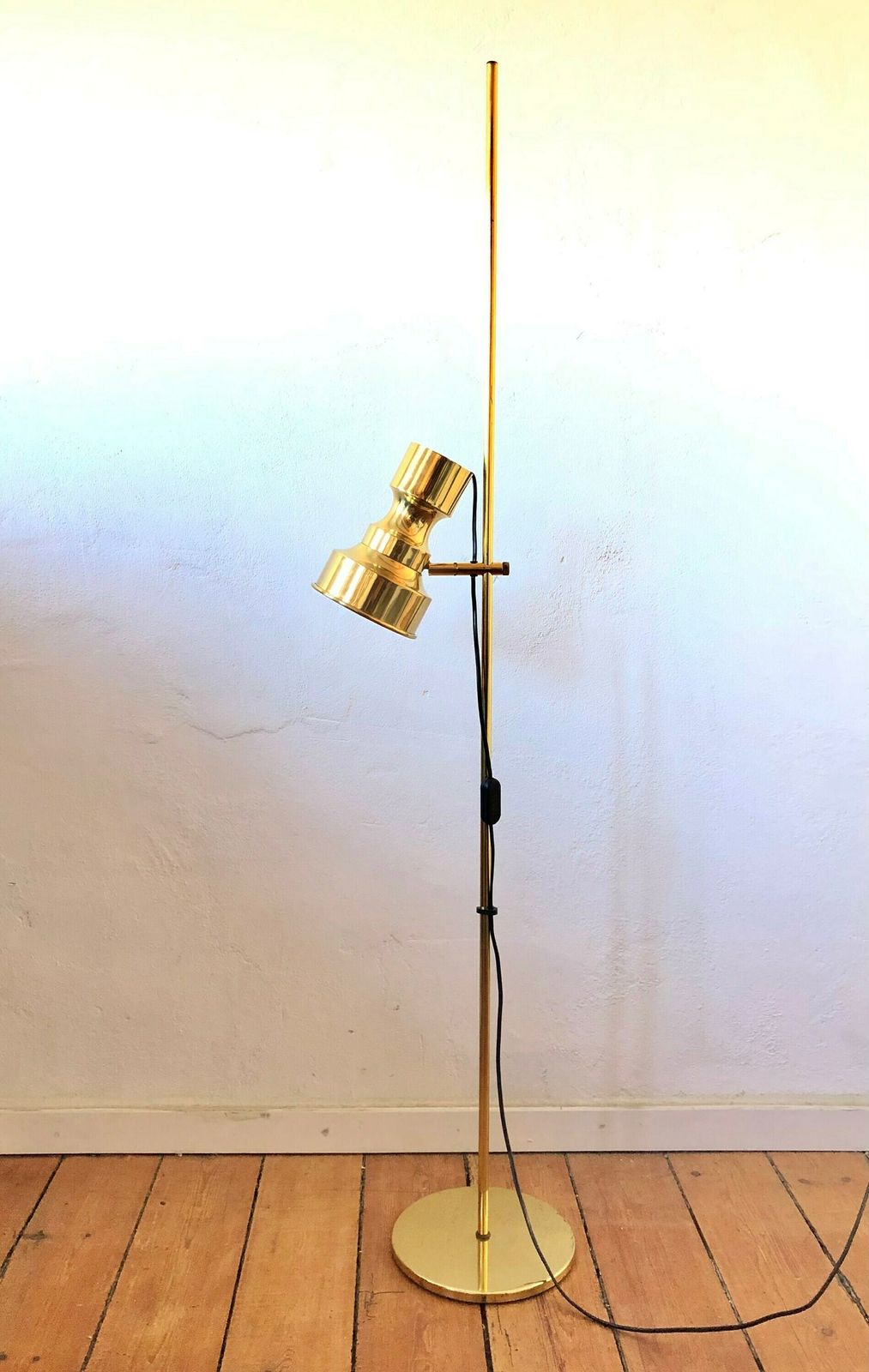 Danish Mid Century Modern Floor Lamp In Brass And Gold Painted Metal In Elegant Design photo Lighting