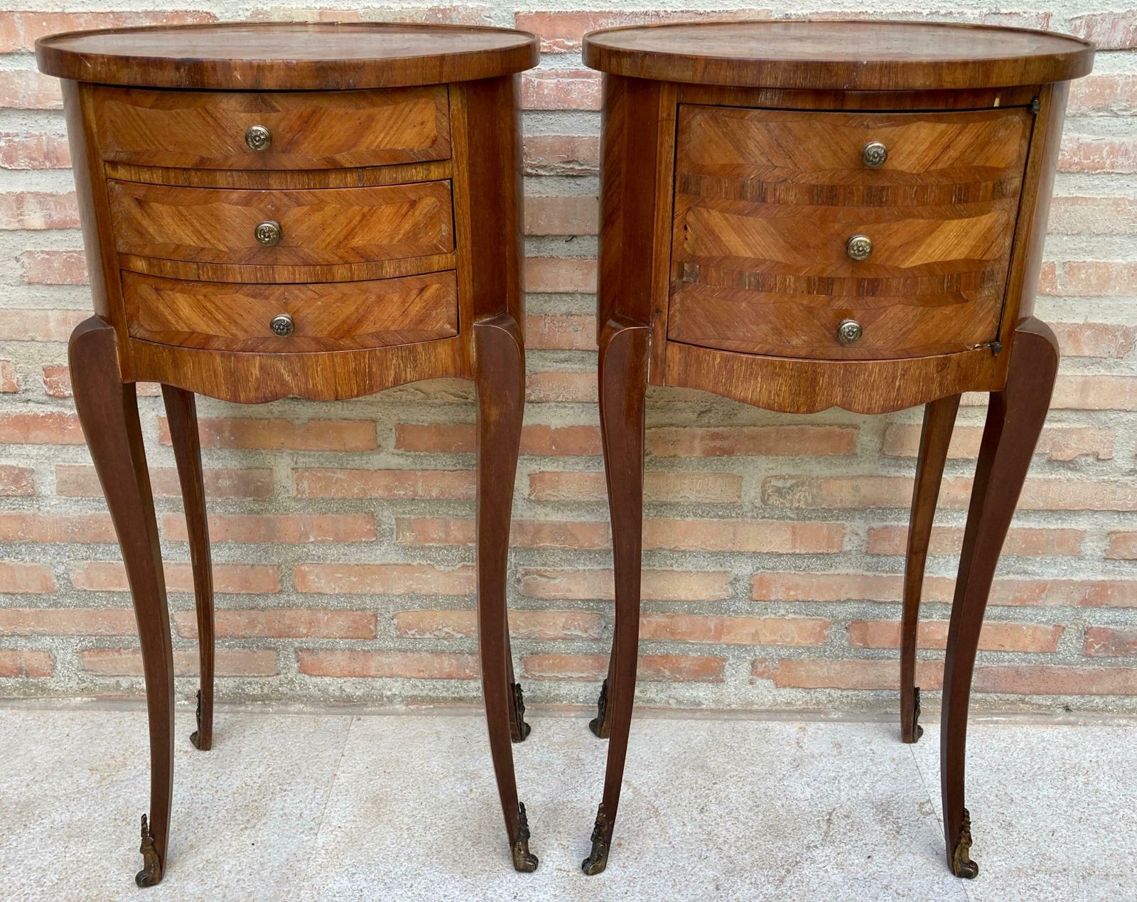 Tables de chevet de style Louis XVI en noyer marqueté, France, années 1920, lot de 2 photo 3477.0
