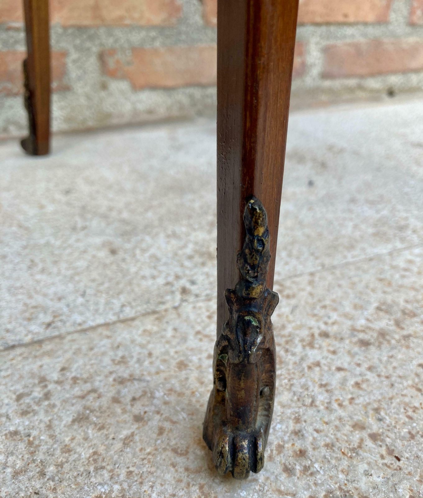 photo vintage Tables de chevet de style Louis XVI en noyer marqueté, France, années 1920, lot de 2