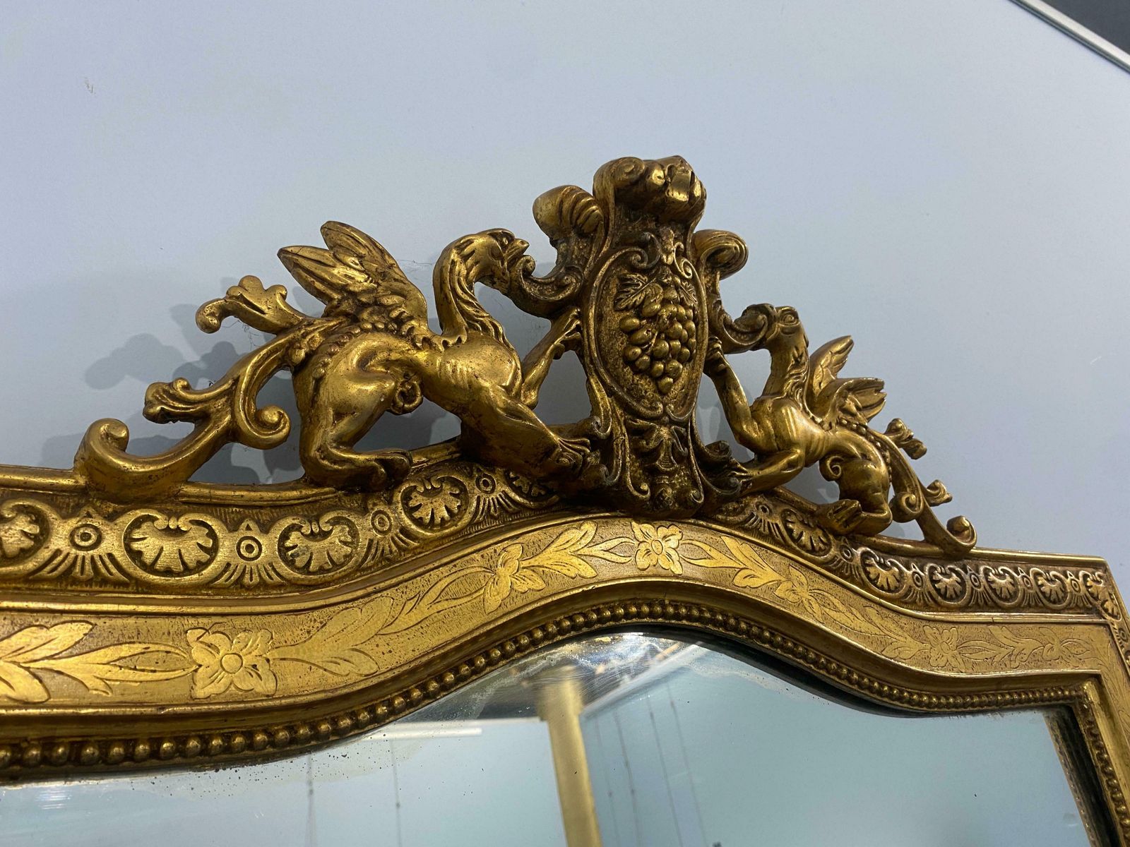 photo vinterior Antique French Gilt Mirror Gold Leaf With Louis Philippe Era Selvedge