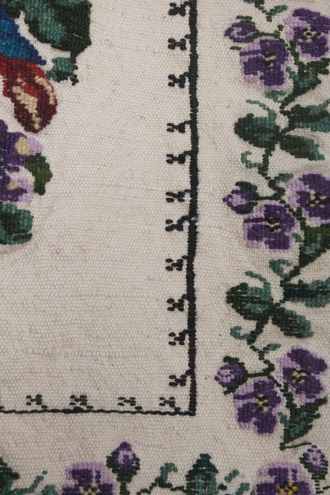 1960s Handwoven Needlepoint Turkish Kilim Rug 3'9'' X 4'9'' photo vintage