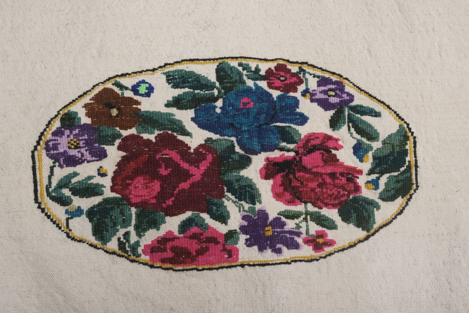 photo furniture 1960s Handwoven Needlepoint Turkish Kilim Rug 3'9'' X 4'9''