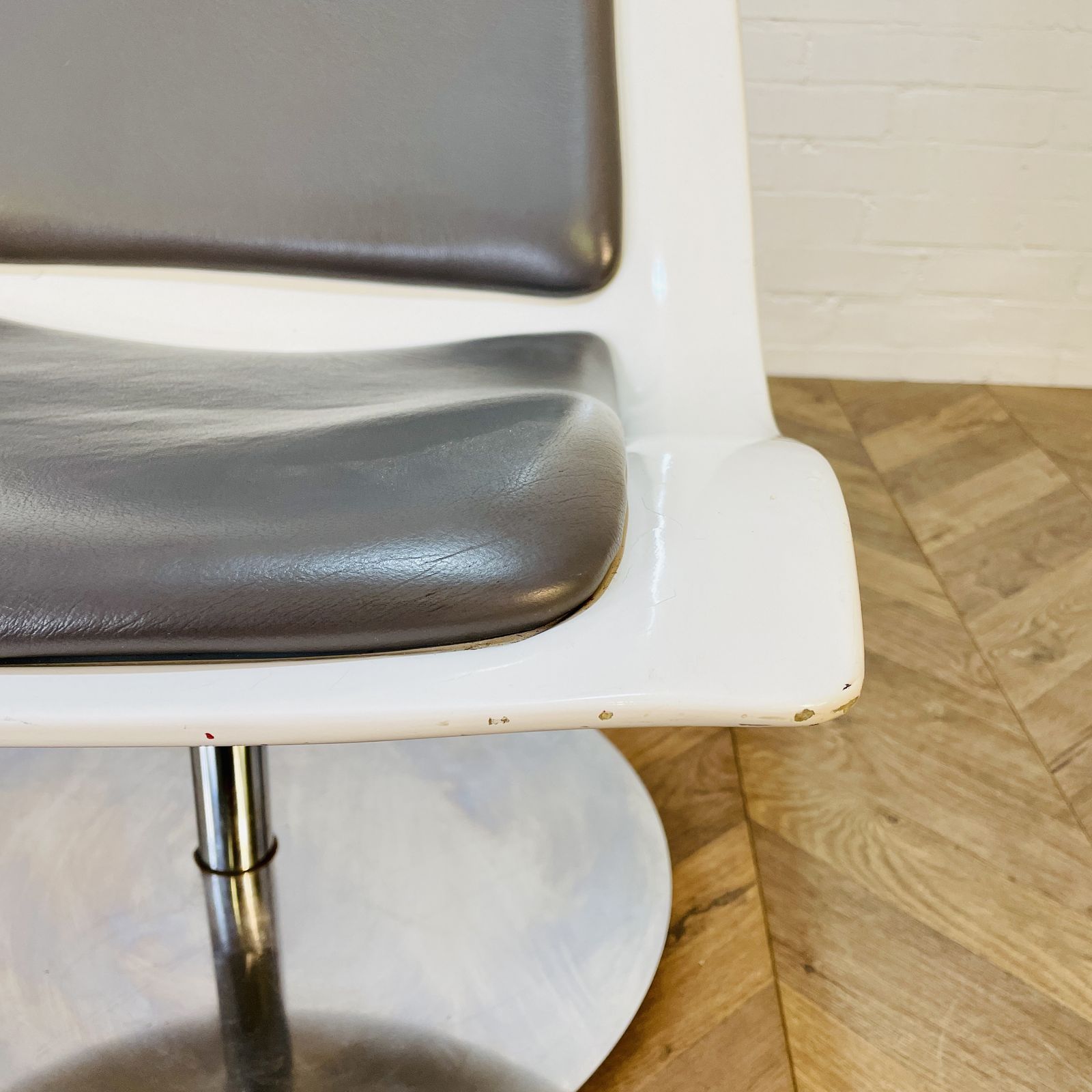 photo vintage Vintage Xpo Swivel Chair By Bo Concept On Chrome Base