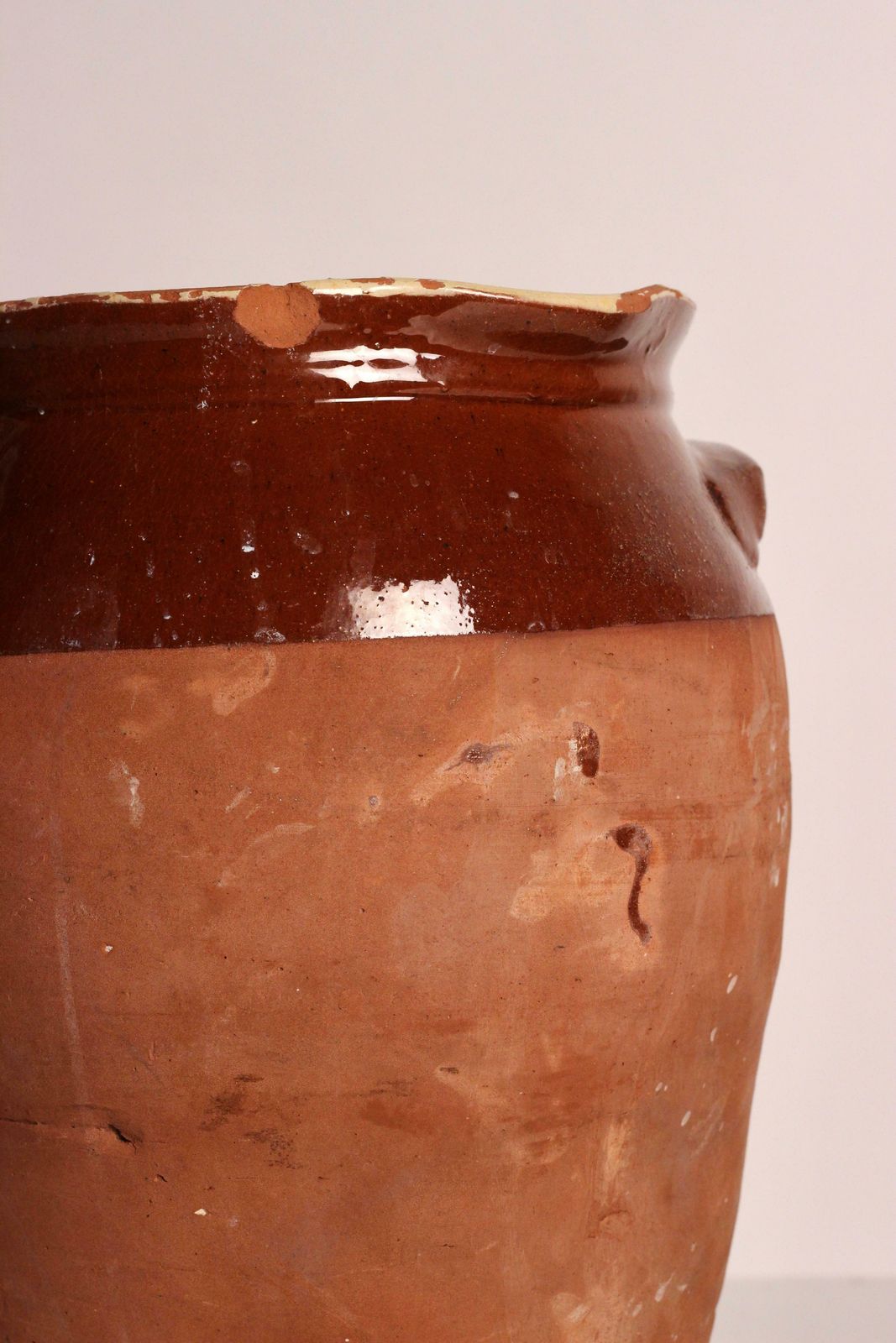 photo furniture 19th Century Dairy Jug In Terracotta Twin Handles From The Cotswolds England