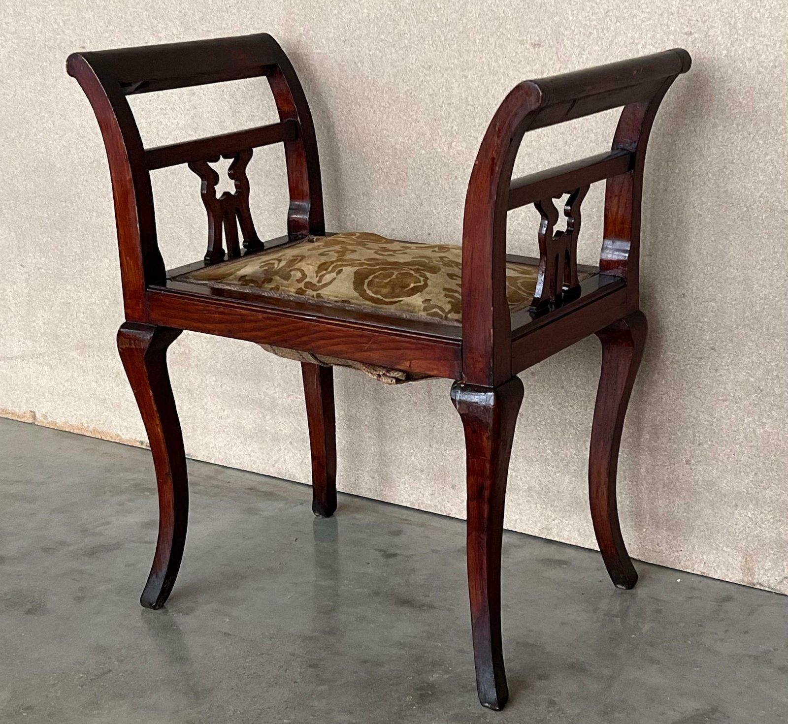 Ensemble de banquettes Chippendale d'époque XIXe siècle en acajou sculpté photo Mobilier