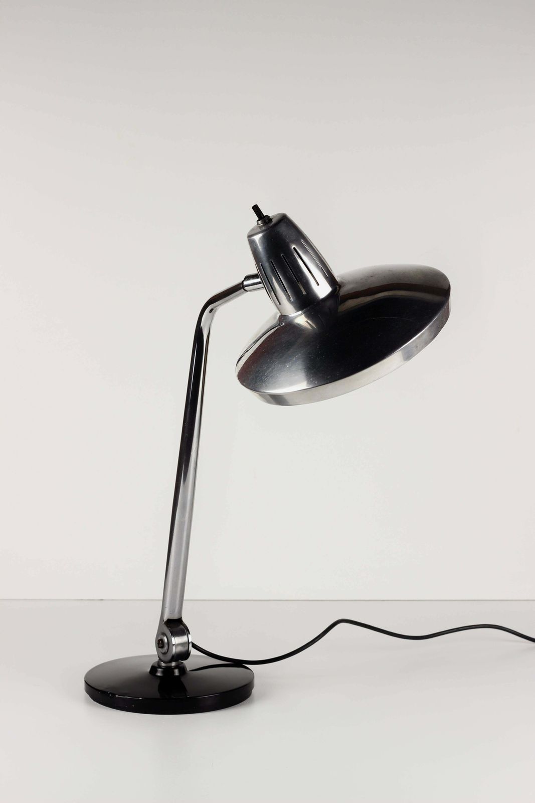 photo furniture Chrome And Aluminium Fase Desk Lamp Modelos Patentados Madrid Espana