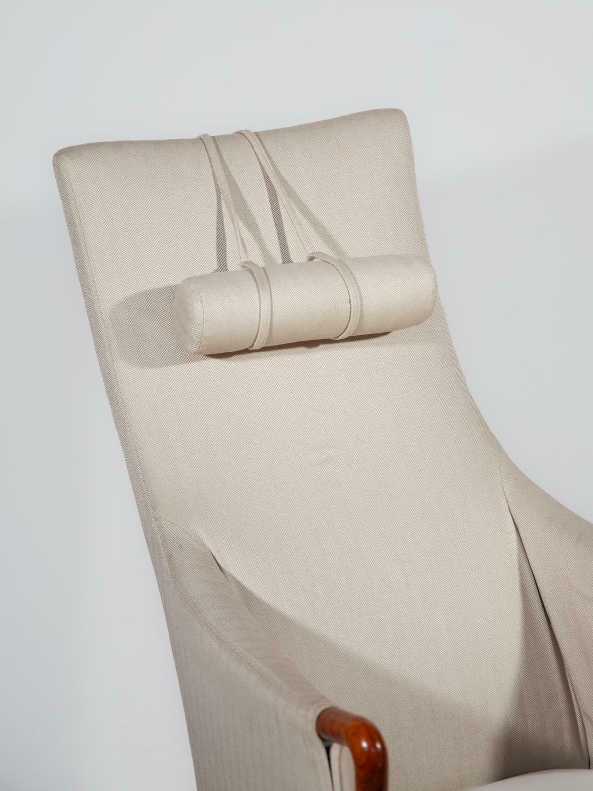 photo vinterior Set Of Two Highback Lounge Chairs And Footstool By Umberto Asnago, 1980
