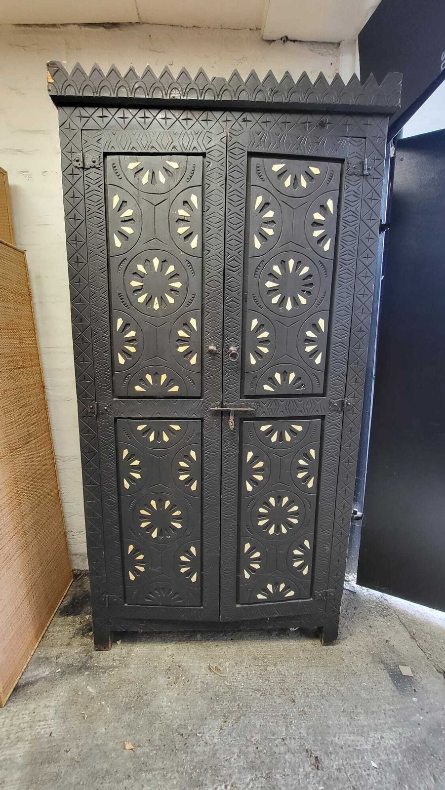 Dark Wardrobe photo 2000.0