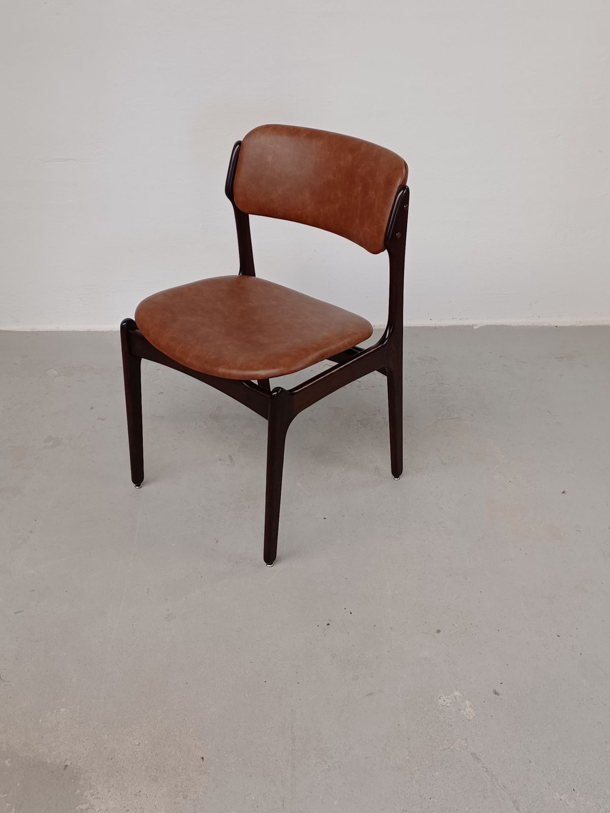 Erik Buch Set Of Eight Fully Restored Tanned Oak Dining Chairs Inc. Custom Reupholstery 1960s photo Furniture