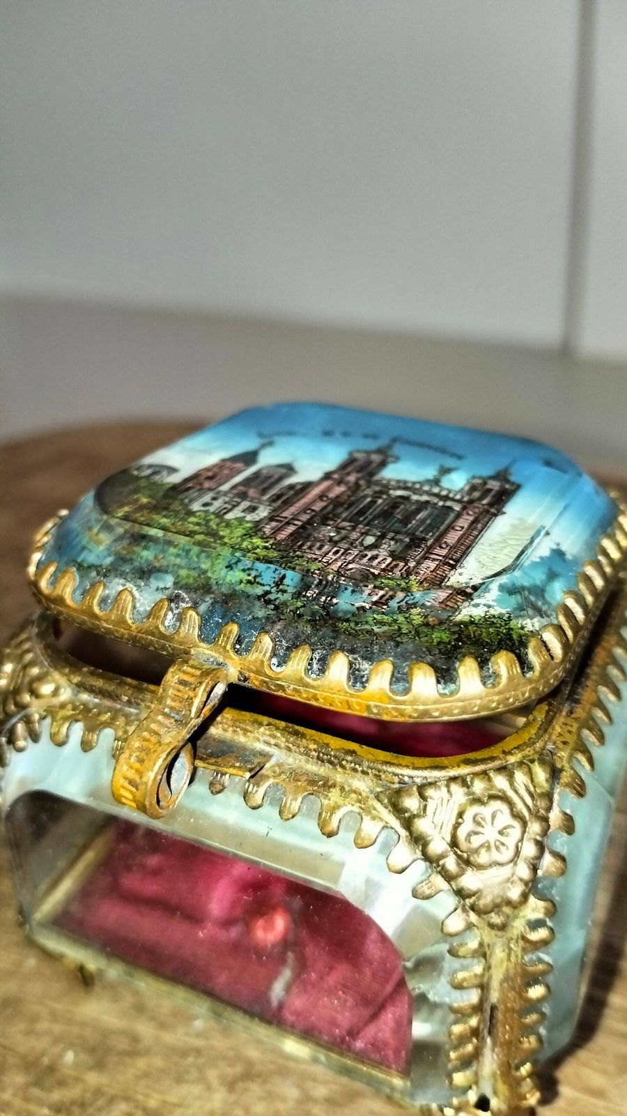 photo for sale Boîte à bijoux Napoleon III d'époque, boîte à bibelots en ormolu d'époque, verre biseauté