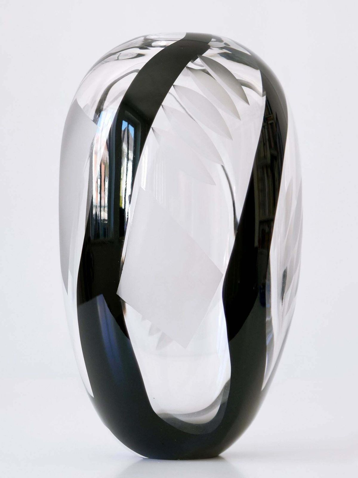 photo vinterior Unique Art Glass Vase By Anna Ehrer For Kosta Boda Sweden 1992 Signed