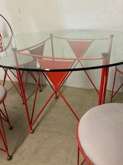 Cassina Chairs And Table From The 1980s, Designer Frank Lloyd Wright, Modern Antiques. Sign photo for sale