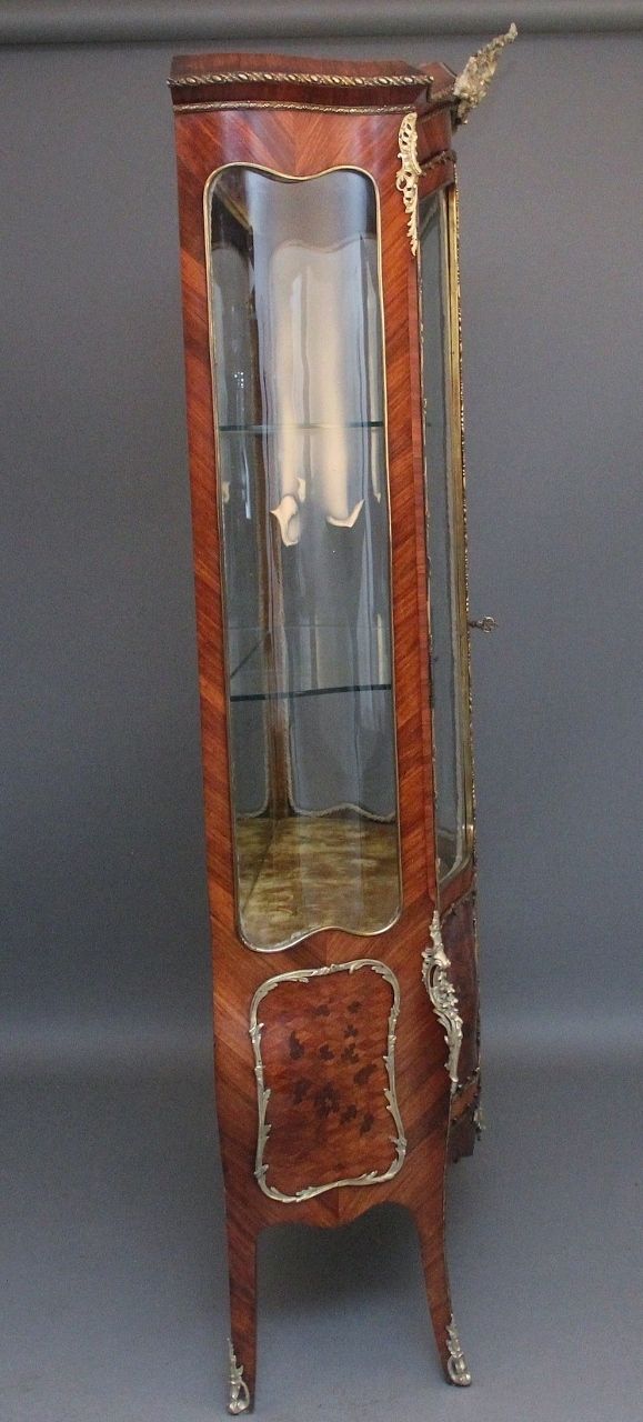 19th Century French Kingwood Display Cabinet photo vinterior